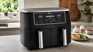 Ninja Foodi MAX Dual Zone AF400EU bei Amazon: Diese Dual-Zone-Heißluftfritteuse ist deutlich reduziert