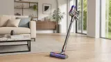 Dyson V8 Advanced für schnelle Wohnungsrunden: Was das Amazon-Angebot interessant macht