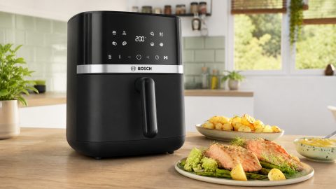 Bosch MAF462B0 für vier Portionen: XL-Airfryer mit Dual-Heiztechnologie fällt deutlich unter UVP