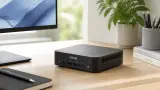 Vier Displays, wenig Platz, viel Ruhe: ASUS ExpertCenter PN54 bringt lokale KI in ein erstaunlich kleines Büroformat