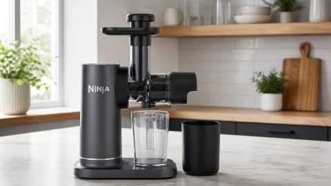 Frischer Saft ohne morgendlichen Küchenstau: Ninja JC151EU hält Obst und Gemüse unkompliziert im Fluss